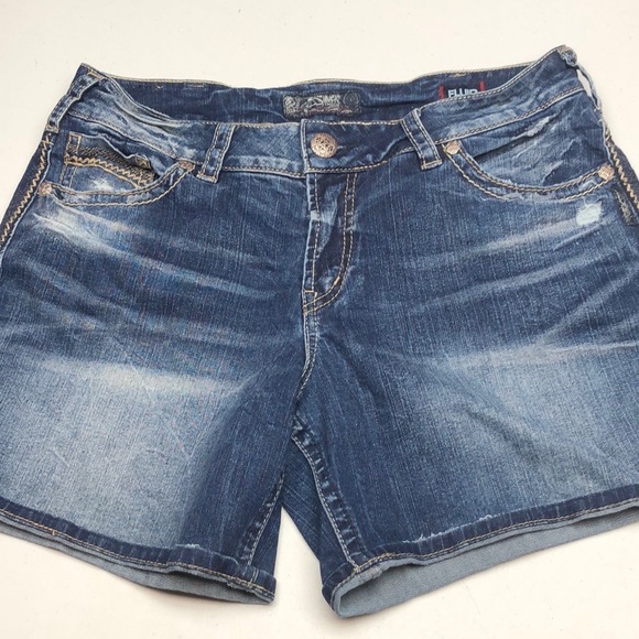LIKE NEW VINTAGE SILVER SUKI MID JEAN SHORTS W33 L4 FACTORY DISTRESSED π